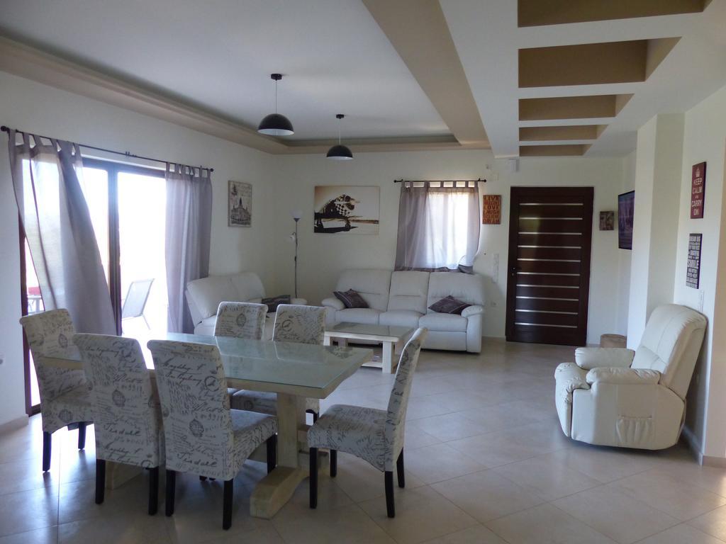 Villa Ikaros Kalamítsion Amigdhálion Rum bild