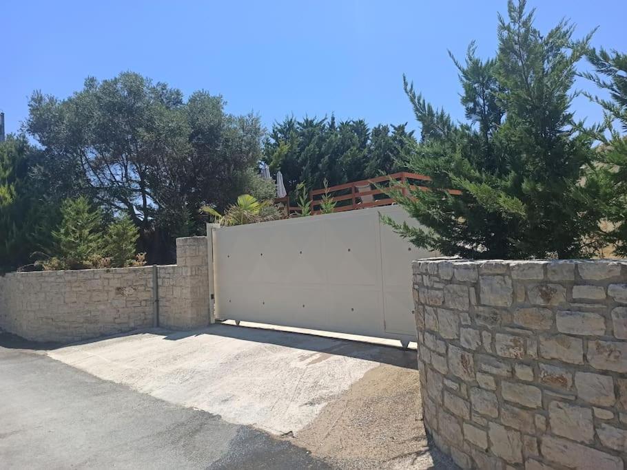 Villa Ikaros Kalamítsion Amigdhálion Exteriör bild